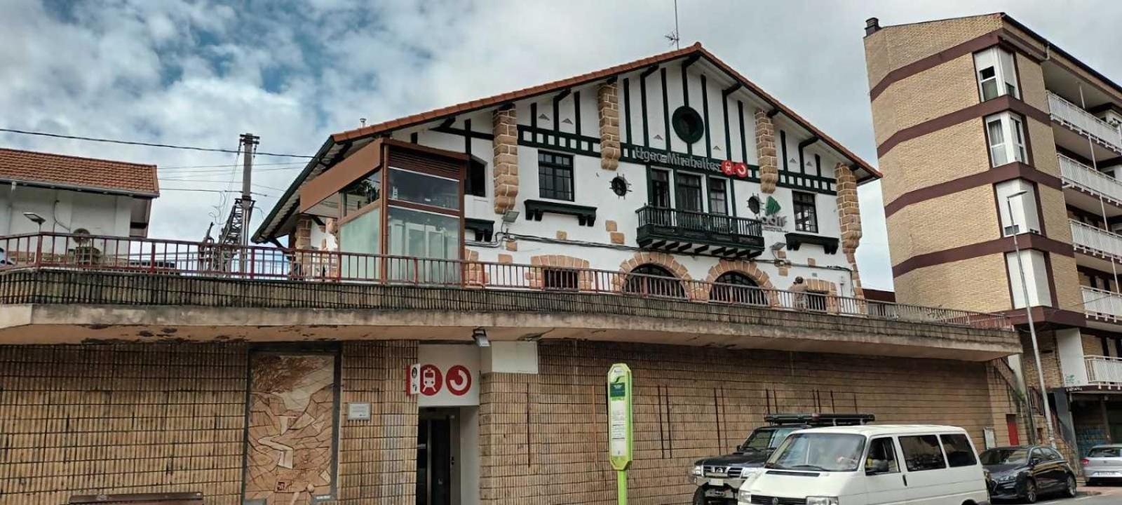 Piso Rio Nervion 15 Minutos Bilbao Appartement Ugao-Miraballes Buitenkant foto