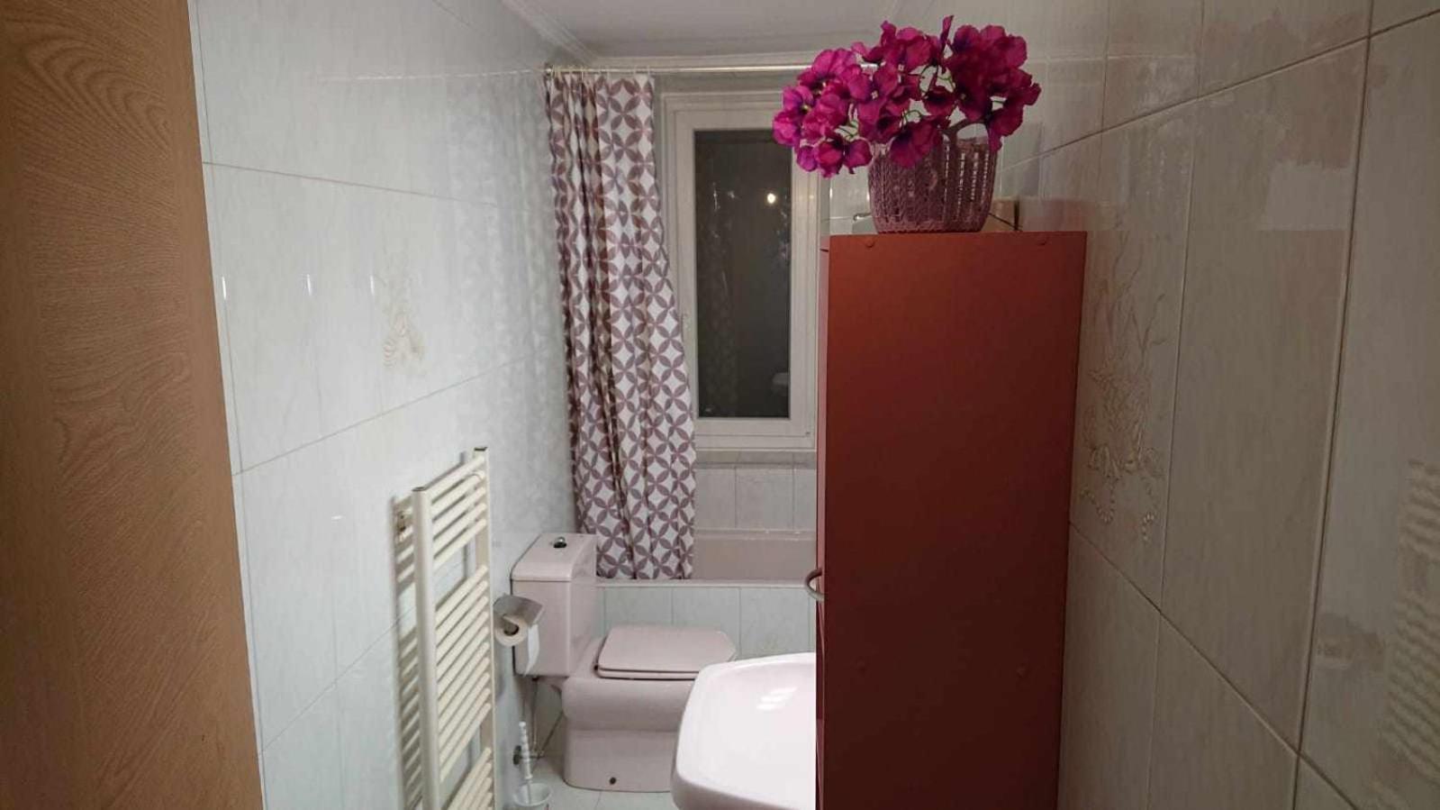 Piso Rio Nervion 15 Minutos Bilbao Appartement Ugao-Miraballes Buitenkant foto