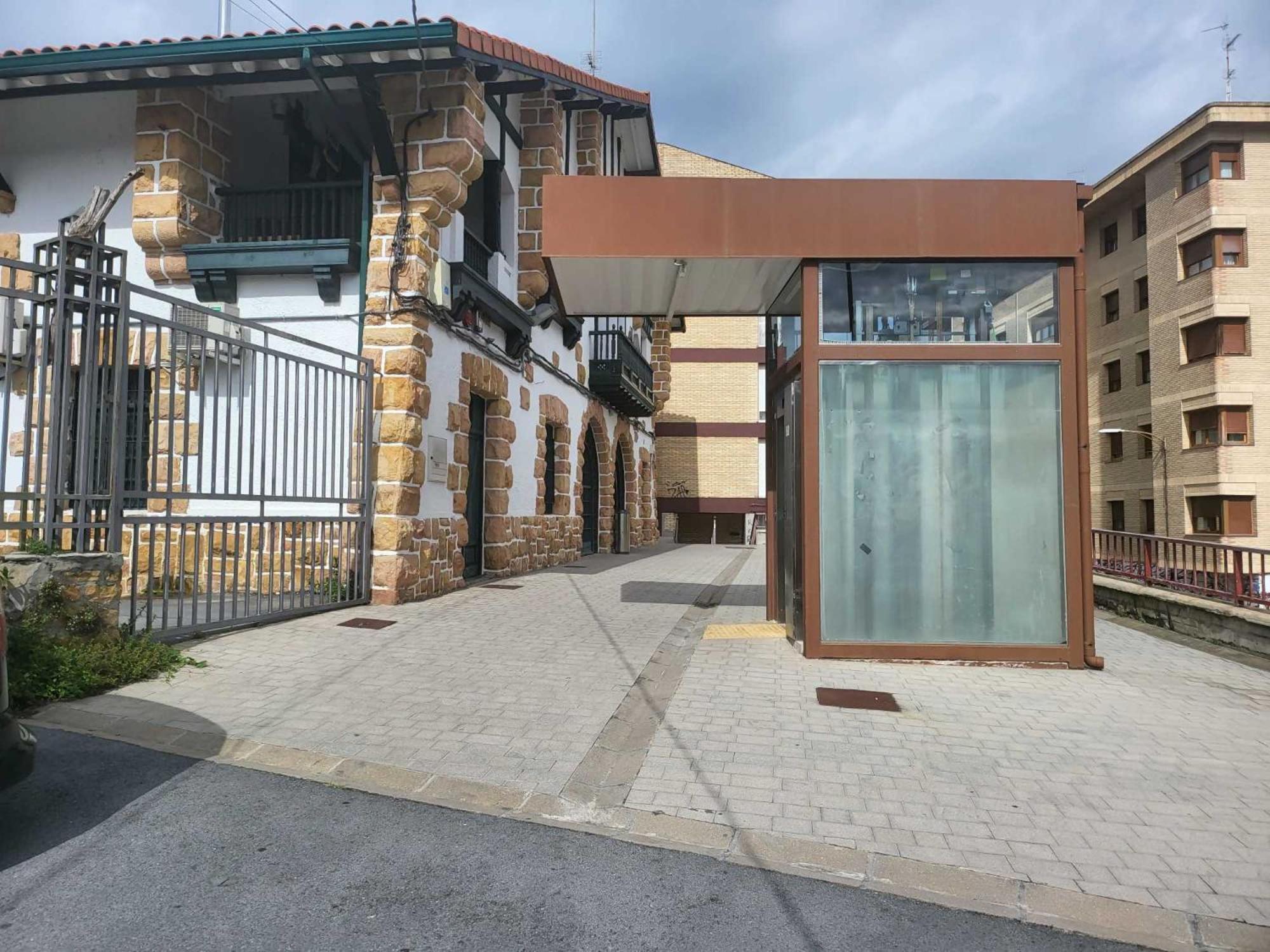 Piso Rio Nervion 15 Minutos Bilbao Appartement Ugao-Miraballes Buitenkant foto